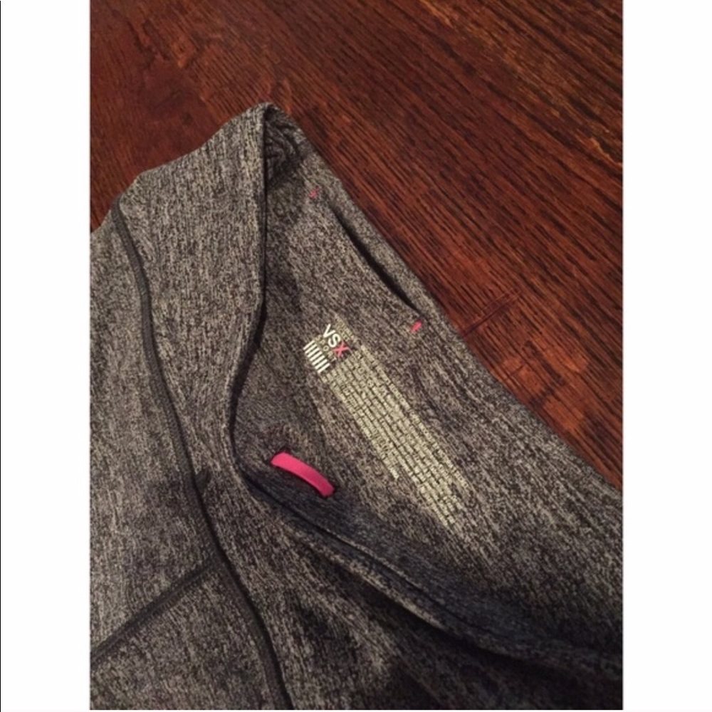 VS Sport Knockout capris - Picture 3 of 3